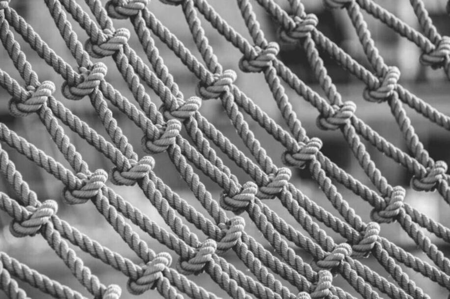 Understanding DAGs in dbt: Erring Models and Failing Tests