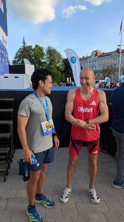 The author chatting with Aleksandr Sorokin